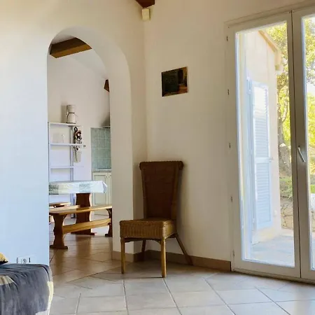 Maison Charmante Avec Parking Privatif Et Terrasses, Proche - 4 Couchages - Fr-1-63-264 بيت للعطل *