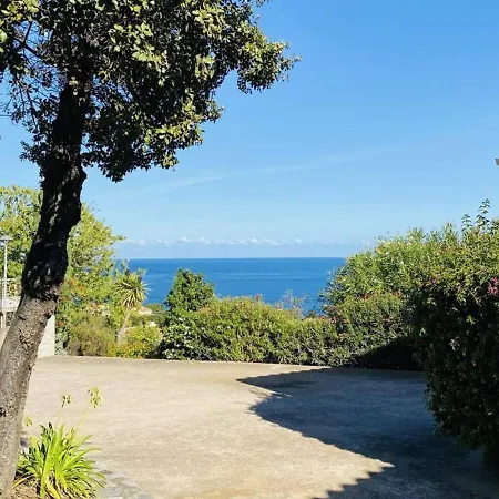 Maison Charmante Avec Parking Privatif Et Terrasses, Proche - 4 Couchages - Fr-1-63-264 Holiday home Monticello
