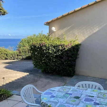 Maison Charmante Avec Parking Privatif Et Terrasses, Proche - 4 Couchages - Fr-1-63-264 Holiday home *